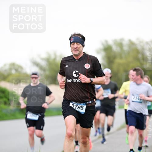 07.04.2024 - 43. Internationalen Wilhelmsburger Insellauf Dr. Thomas Lammeyer http://msf.ph/oto/6038995 07.04.2024 10:29:55 Laufen 3795, 3, 50 meine-sportfotos.de