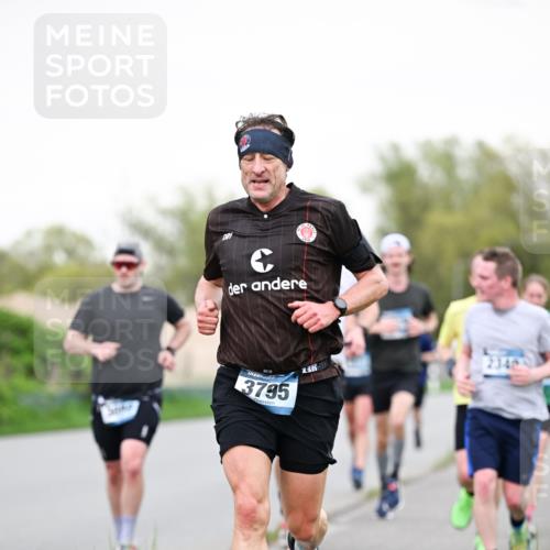 07.04.2024 - 43. Internationalen Wilhelmsburger Insellauf Dr. Thomas Lammeyer http://msf.ph/oto/6038996 07.04.2024 10:29:56 Laufen 3795, 2340 meine-sportfotos.de