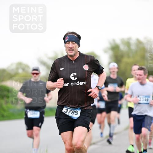 07.04.2024 - 43. Internationalen Wilhelmsburger Insellauf Dr. Thomas Lammeyer http://msf.ph/oto/6038997 07.04.2024 10:29:56 Laufen 3795, 2349 meine-sportfotos.de