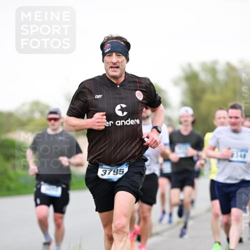 07.04.2024 - 43. Internationalen Wilhelmsburger Insellauf Dr. Thomas Lammeyer http://msf.ph/oto/6038998 07.04.2024 10:29:56 Laufen 3795, 8349 meine-sportfotos.de