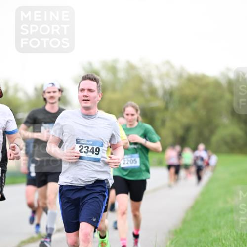07.04.2024 - 43. Internationalen Wilhelmsburger Insellauf Dr. Thomas Lammeyer http://msf.ph/oto/6039002 07.04.2024 10:29:57 Laufen 23, 2349, 2205 meine-sportfotos.de
