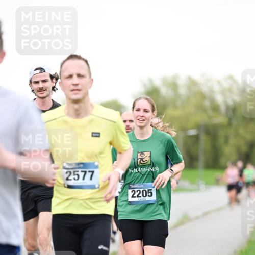 07.04.2024 - 43. Internationalen Wilhelmsburger Insellauf Dr. Thomas Lammeyer http://msf.ph/oto/6039011 07.04.2024 10:29:59 Laufen 2577, 2205 meine-sportfotos.de
