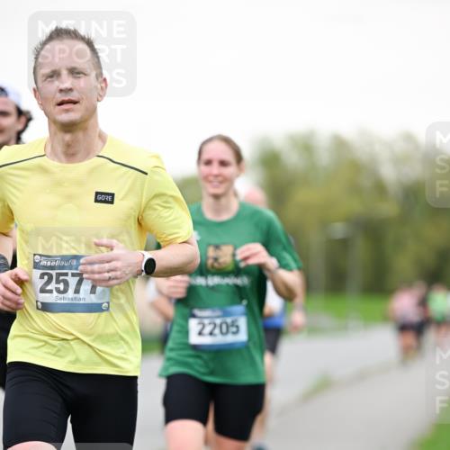 07.04.2024 - 43. Internationalen Wilhelmsburger Insellauf Dr. Thomas Lammeyer http://msf.ph/oto/6039013 07.04.2024 10:29:59 Laufen 257, 2205 meine-sportfotos.de