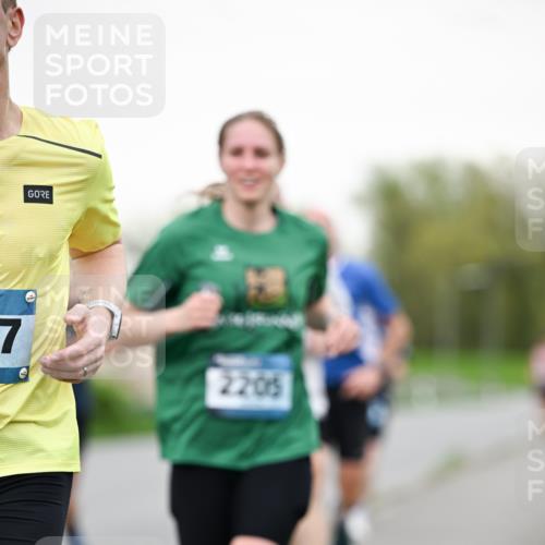 07.04.2024 - 43. Internationalen Wilhelmsburger Insellauf Dr. Thomas Lammeyer http://msf.ph/oto/6039017 07.04.2024 10:30:00 Laufen 7, 2205 meine-sportfotos.de