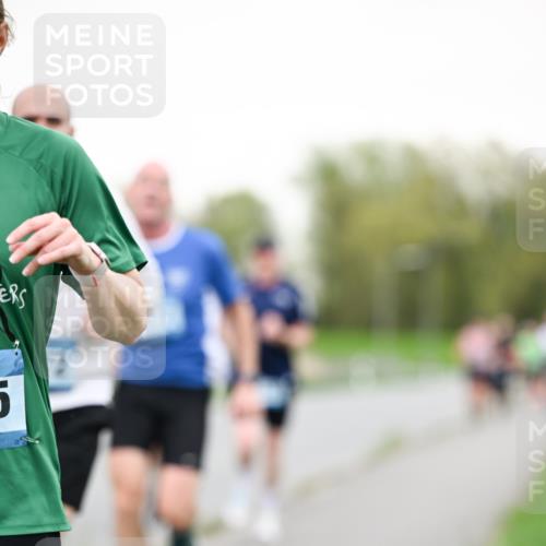 07.04.2024 - 43. Internationalen Wilhelmsburger Insellauf Dr. Thomas Lammeyer http://msf.ph/oto/6039020 07.04.2024 10:30:01 Laufen  meine-sportfotos.de