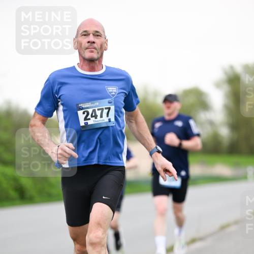 07.04.2024 - 43. Internationalen Wilhelmsburger Insellauf Dr. Thomas Lammeyer http://msf.ph/oto/6039024 07.04.2024 10:30:02 Laufen 2477 meine-sportfotos.de