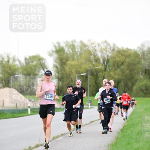 07.04.2024 - 43. Internationalen Wilhelmsburger Insellauf Dr. Thomas Lammeyer http://msf.ph/oto/6039038 07.04.2024 10:30:09 Laufen 2299, 18, 3914, 3914 meine-sportfotos.de