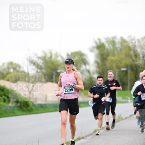 07.04.2024 - 43. Internationalen Wilhelmsburger Insellauf Dr. Thomas Lammeyer http://msf.ph/oto/6039041 07.04.2024 10:30:10 Laufen 2299, 69, 391 meine-sportfotos.de