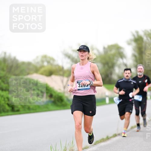 07.04.2024 - 43. Internationalen Wilhelmsburger Insellauf Dr. Thomas Lammeyer http://msf.ph/oto/6039047 07.04.2024 10:30:11 Laufen 2193 meine-sportfotos.de