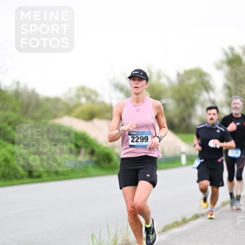 07.04.2024 - 43. Internationalen Wilhelmsburger Insellauf Dr. Thomas Lammeyer http://msf.ph/oto/6039048 07.04.2024 10:30:11 Laufen 2299 meine-sportfotos.de