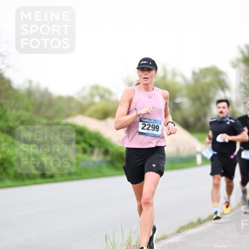07.04.2024 - 43. Internationalen Wilhelmsburger Insellauf Dr. Thomas Lammeyer http://msf.ph/oto/6039049 07.04.2024 10:30:11 Laufen 2299 meine-sportfotos.de