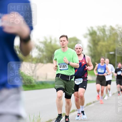 07.04.2024 - 43. Internationalen Wilhelmsburger Insellauf Dr. Thomas Lammeyer http://msf.ph/oto/6039073 07.04.2024 10:30:18 Laufen 4181, 3016 meine-sportfotos.de