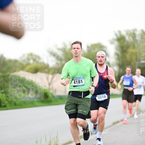 07.04.2024 - 43. Internationalen Wilhelmsburger Insellauf Dr. Thomas Lammeyer http://msf.ph/oto/6039075 07.04.2024 10:30:18 Laufen 4181, 3016 meine-sportfotos.de
