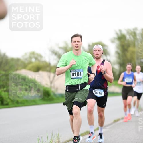 07.04.2024 - 43. Internationalen Wilhelmsburger Insellauf Dr. Thomas Lammeyer http://msf.ph/oto/6039076 07.04.2024 10:30:18 Laufen 4181, 3016 meine-sportfotos.de