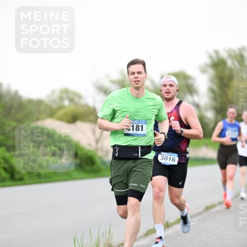 07.04.2024 - 43. Internationalen Wilhelmsburger Insellauf Dr. Thomas Lammeyer http://msf.ph/oto/6039077 07.04.2024 10:30:19 Laufen 181, 3016 meine-sportfotos.de