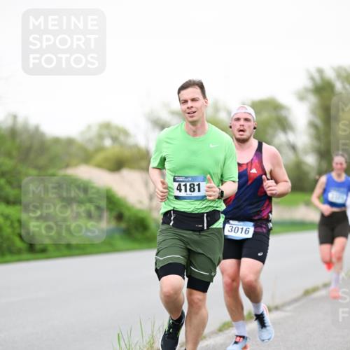 07.04.2024 - 43. Internationalen Wilhelmsburger Insellauf Dr. Thomas Lammeyer http://msf.ph/oto/6039078 07.04.2024 10:30:19 Laufen 4181, 3016 meine-sportfotos.de