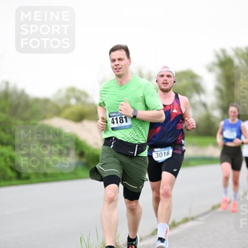 07.04.2024 - 43. Internationalen Wilhelmsburger Insellauf Dr. Thomas Lammeyer http://msf.ph/oto/6039079 07.04.2024 10:30:19 Laufen 4181, 3016 meine-sportfotos.de