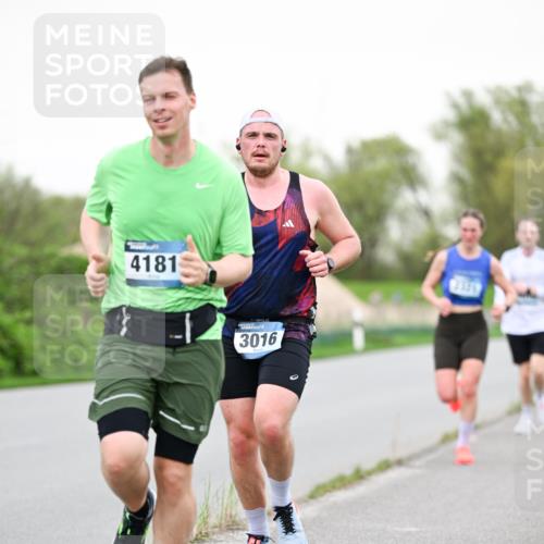 07.04.2024 - 43. Internationalen Wilhelmsburger Insellauf Dr. Thomas Lammeyer http://msf.ph/oto/6039082 07.04.2024 10:30:19 Laufen 4181, 3016 meine-sportfotos.de