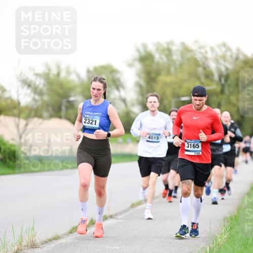 07.04.2024 - 43. Internationalen Wilhelmsburger Insellauf Dr. Thomas Lammeyer http://msf.ph/oto/6039086 07.04.2024 10:30:21 Laufen 2321, 4015, 3165, 3165 meine-sportfotos.de