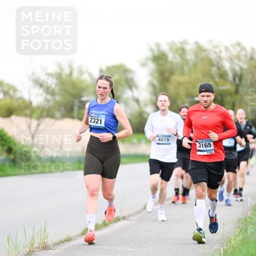 07.04.2024 - 43. Internationalen Wilhelmsburger Insellauf Dr. Thomas Lammeyer http://msf.ph/oto/6039087 07.04.2024 10:30:21 Laufen 2321, 4015, 3165, 3165 meine-sportfotos.de