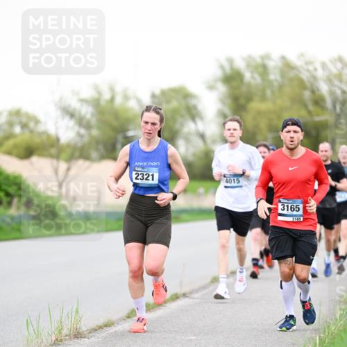 07.04.2024 - 43. Internationalen Wilhelmsburger Insellauf Dr. Thomas Lammeyer http://msf.ph/oto/6039088 07.04.2024 10:30:21 Laufen 2321, 4015, 3165, 3165 meine-sportfotos.de