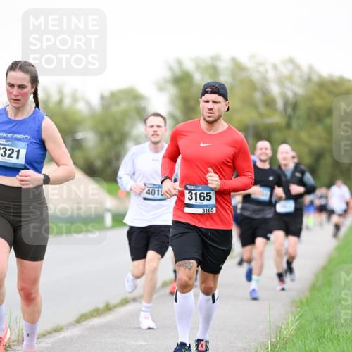 07.04.2024 - 43. Internationalen Wilhelmsburger Insellauf Dr. Thomas Lammeyer http://msf.ph/oto/6039093 07.04.2024 10:30:23 Laufen 2321, 3165, 3165 meine-sportfotos.de