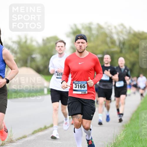 07.04.2024 - 43. Internationalen Wilhelmsburger Insellauf Dr. Thomas Lammeyer http://msf.ph/oto/6039095 07.04.2024 10:30:23 Laufen 401, 3165, 3165 meine-sportfotos.de