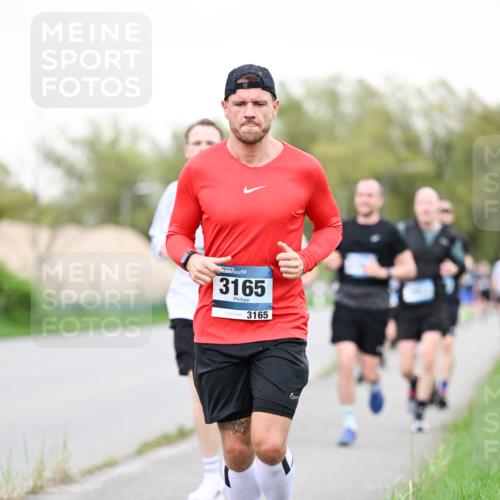 07.04.2024 - 43. Internationalen Wilhelmsburger Insellauf Dr. Thomas Lammeyer http://msf.ph/oto/6039101 07.04.2024 10:30:24 Laufen 3165, 3165 meine-sportfotos.de