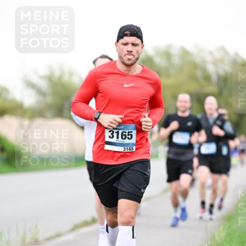 07.04.2024 - 43. Internationalen Wilhelmsburger Insellauf Dr. Thomas Lammeyer http://msf.ph/oto/6039102 07.04.2024 10:30:24 Laufen 3165, 3165 meine-sportfotos.de