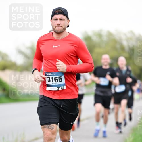 07.04.2024 - 43. Internationalen Wilhelmsburger Insellauf Dr. Thomas Lammeyer http://msf.ph/oto/6039105 07.04.2024 10:30:24 Laufen 3165, 3165 meine-sportfotos.de