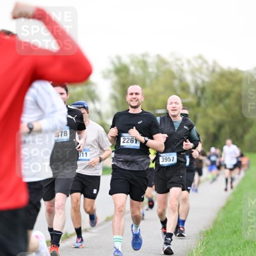 07.04.2024 - 43. Internationalen Wilhelmsburger Insellauf Dr. Thomas Lammeyer http://msf.ph/oto/6039106 07.04.2024 10:30:25 Laufen 78, 2261, 3957 meine-sportfotos.de