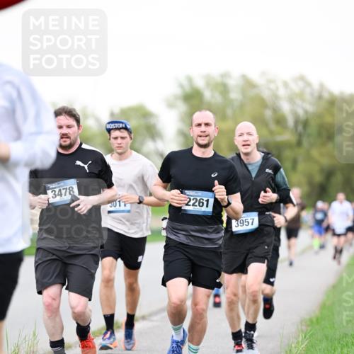07.04.2024 - 43. Internationalen Wilhelmsburger Insellauf Dr. Thomas Lammeyer http://msf.ph/oto/6039110 07.04.2024 10:30:26 Laufen 3478, 2261, 3957 meine-sportfotos.de