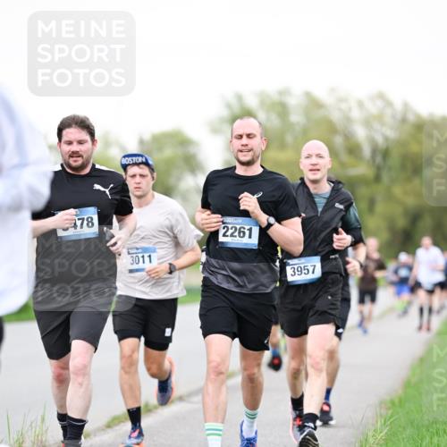 07.04.2024 - 43. Internationalen Wilhelmsburger Insellauf Dr. Thomas Lammeyer http://msf.ph/oto/6039111 07.04.2024 10:30:26 Laufen 78, 3011, 2261, 3957 meine-sportfotos.de