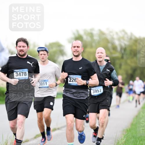 07.04.2024 - 43. Internationalen Wilhelmsburger Insellauf Dr. Thomas Lammeyer http://msf.ph/oto/6039112 07.04.2024 10:30:26 Laufen 3478, 3011, 226, 3957 meine-sportfotos.de
