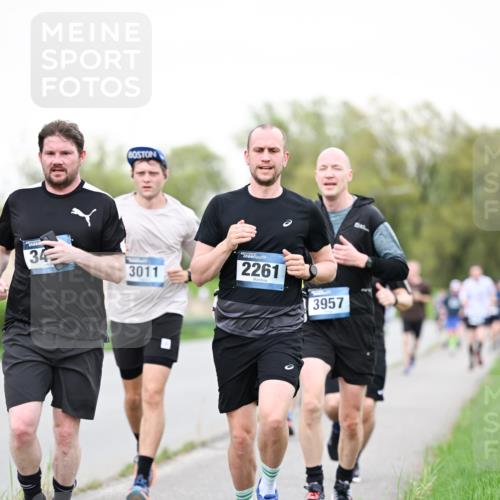 07.04.2024 - 43. Internationalen Wilhelmsburger Insellauf Dr. Thomas Lammeyer http://msf.ph/oto/6039113 07.04.2024 10:30:26 Laufen 34, 3011, 2261, 3957 meine-sportfotos.de