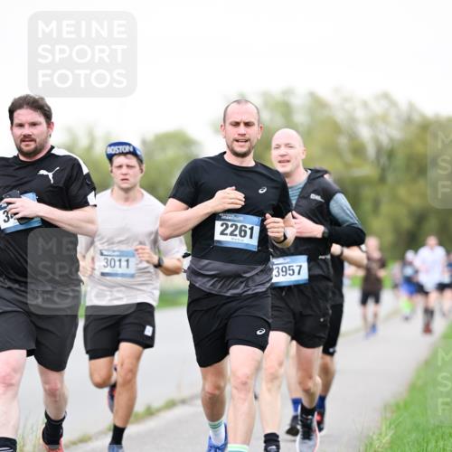 07.04.2024 - 43. Internationalen Wilhelmsburger Insellauf Dr. Thomas Lammeyer http://msf.ph/oto/6039114 07.04.2024 10:30:26 Laufen 3, 3011, 2261, 3957 meine-sportfotos.de