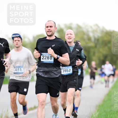 07.04.2024 - 43. Internationalen Wilhelmsburger Insellauf Dr. Thomas Lammeyer http://msf.ph/oto/6039116 07.04.2024 10:30:26 Laufen 3011, 2261, 3957 meine-sportfotos.de