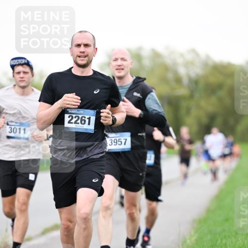 07.04.2024 - 43. Internationalen Wilhelmsburger Insellauf Dr. Thomas Lammeyer http://msf.ph/oto/6039118 07.04.2024 10:30:27 Laufen 3011, 2261, 3957 meine-sportfotos.de