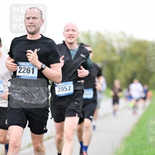 07.04.2024 - 43. Internationalen Wilhelmsburger Insellauf Dr. Thomas Lammeyer http://msf.ph/oto/6039120 07.04.2024 10:30:27 Laufen 2261, 3957 meine-sportfotos.de