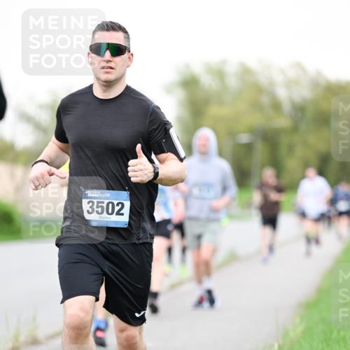 07.04.2024 - 43. Internationalen Wilhelmsburger Insellauf Dr. Thomas Lammeyer http://msf.ph/oto/6039126 07.04.2024 10:30:29 Laufen 3502 meine-sportfotos.de