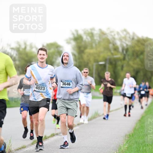 07.04.2024 - 43. Internationalen Wilhelmsburger Insellauf Dr. Thomas Lammeyer http://msf.ph/oto/6039130 07.04.2024 10:30:30 Laufen 323, 4023, 3646 meine-sportfotos.de