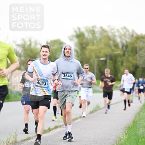 07.04.2024 - 43. Internationalen Wilhelmsburger Insellauf Dr. Thomas Lammeyer http://msf.ph/oto/6039131 07.04.2024 10:30:30 Laufen 3234, 4023, 3646 meine-sportfotos.de