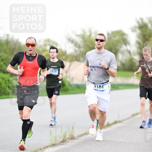 07.04.2024 - 43. Internationalen Wilhelmsburger Insellauf Dr. Thomas Lammeyer http://msf.ph/oto/6039145 07.04.2024 10:30:35 Laufen 2816, 2022, 3184 meine-sportfotos.de