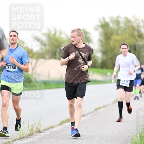 07.04.2024 - 43. Internationalen Wilhelmsburger Insellauf Dr. Thomas Lammeyer http://msf.ph/oto/6039150 07.04.2024 10:30:36 Laufen 3280, 3976 meine-sportfotos.de