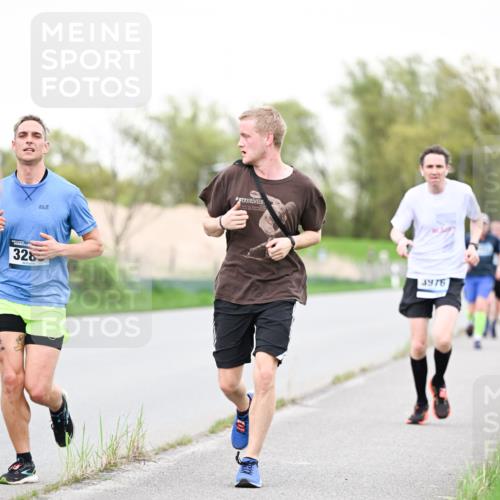 07.04.2024 - 43. Internationalen Wilhelmsburger Insellauf Dr. Thomas Lammeyer http://msf.ph/oto/6039151 07.04.2024 10:30:36 Laufen 328, 3976 meine-sportfotos.de
