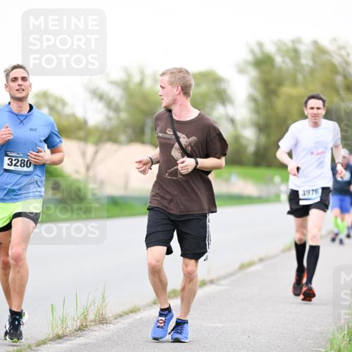 07.04.2024 - 43. Internationalen Wilhelmsburger Insellauf Dr. Thomas Lammeyer http://msf.ph/oto/6039152 07.04.2024 10:30:37 Laufen 3280, 3976 meine-sportfotos.de