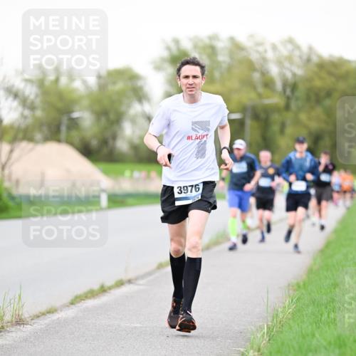 07.04.2024 - 43. Internationalen Wilhelmsburger Insellauf Dr. Thomas Lammeyer http://msf.ph/oto/6039156 07.04.2024 10:30:38 Laufen 10, 3976, 3976 meine-sportfotos.de