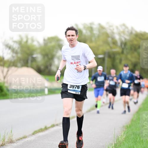 07.04.2024 - 43. Internationalen Wilhelmsburger Insellauf Dr. Thomas Lammeyer http://msf.ph/oto/6039159 07.04.2024 10:30:39 Laufen 3976, 3976 meine-sportfotos.de