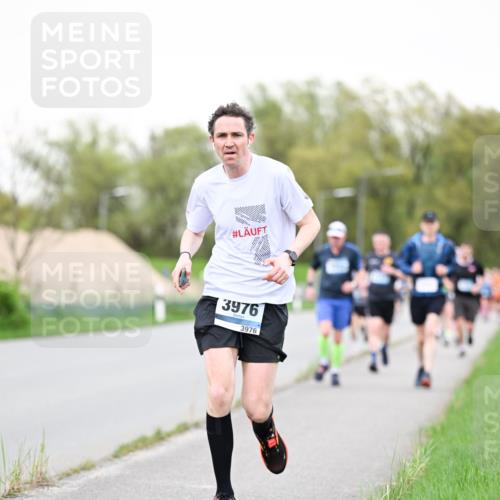 07.04.2024 - 43. Internationalen Wilhelmsburger Insellauf Dr. Thomas Lammeyer http://msf.ph/oto/6039160 07.04.2024 10:30:39 Laufen 3976, 3976 meine-sportfotos.de