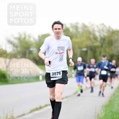 07.04.2024 - 43. Internationalen Wilhelmsburger Insellauf Dr. Thomas Lammeyer http://msf.ph/oto/6039162 07.04.2024 10:30:39 Laufen 3976, 3976 meine-sportfotos.de